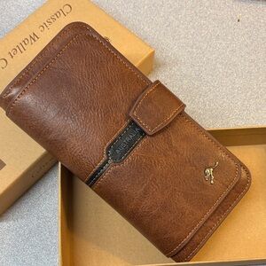 Elegant Brown Leather Key & Card Holder